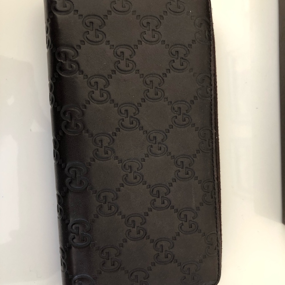 Gucci GG zipper wallet